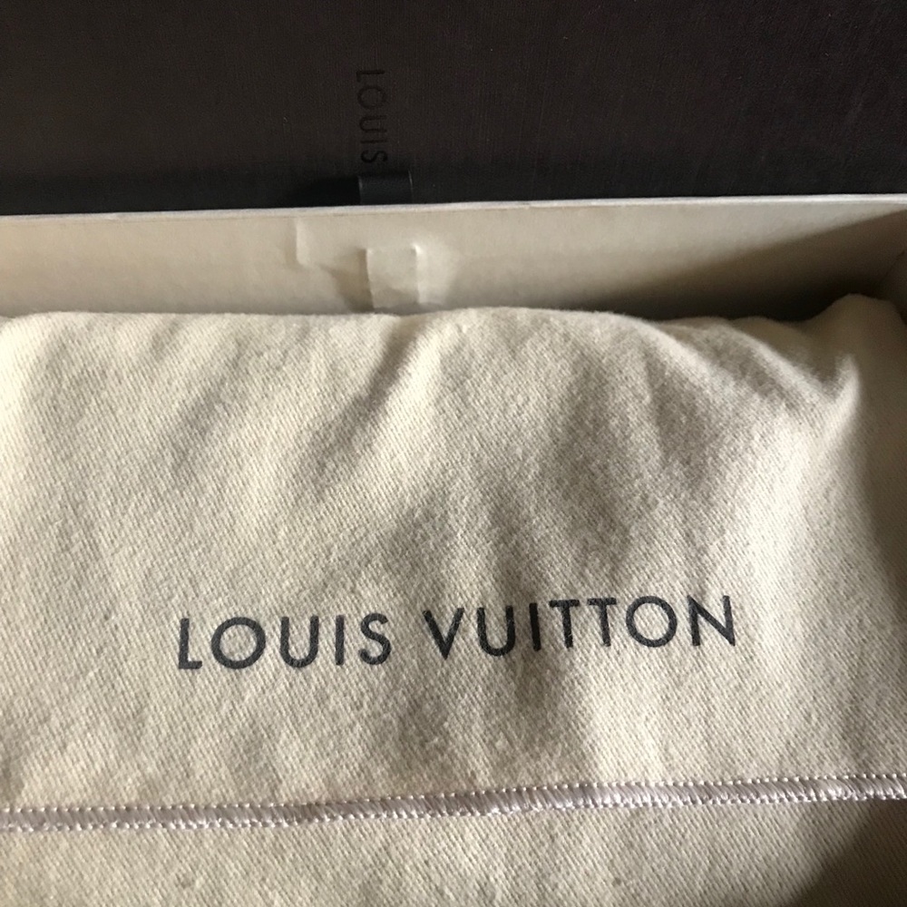 Louis Vuitton Batignolles Horizontal Handbag